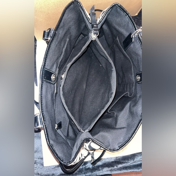 Coach Shoulder Bag in signature Jacquard...Good used condition - Picture 14 of 14